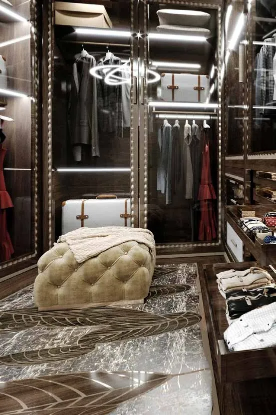 Cappelli Trading - Donati Legnami dressing room with wood inlaid floor and mirrored walls