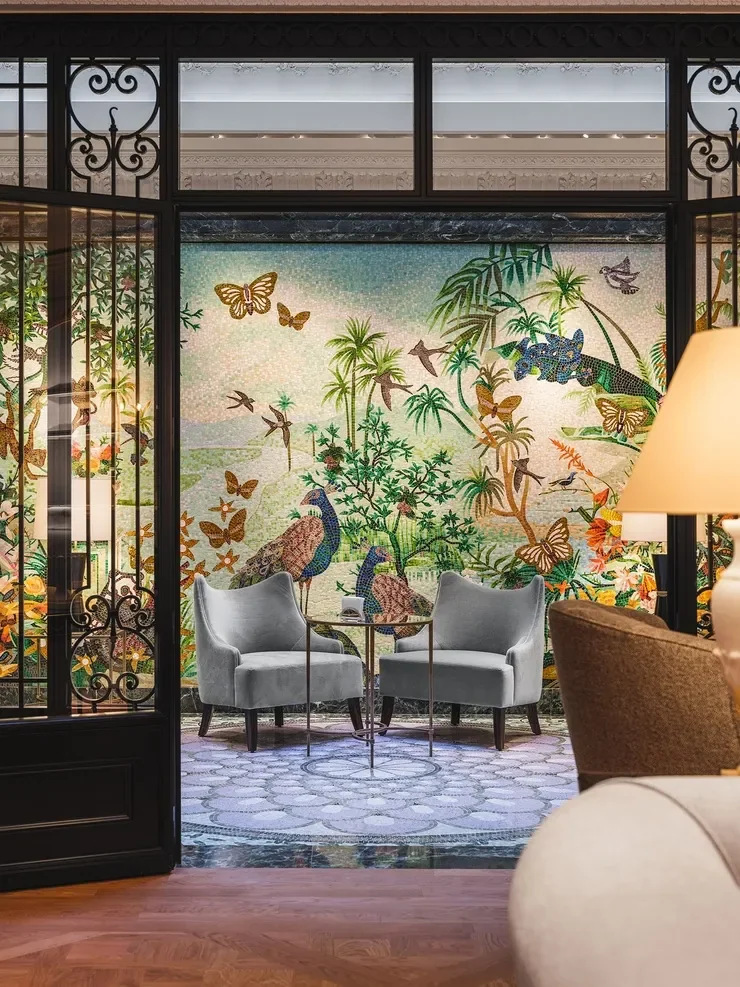 Room with a decorative Italian mosaic wall