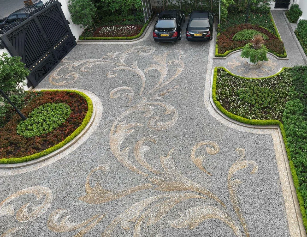 Colombo residence with mosaic paving