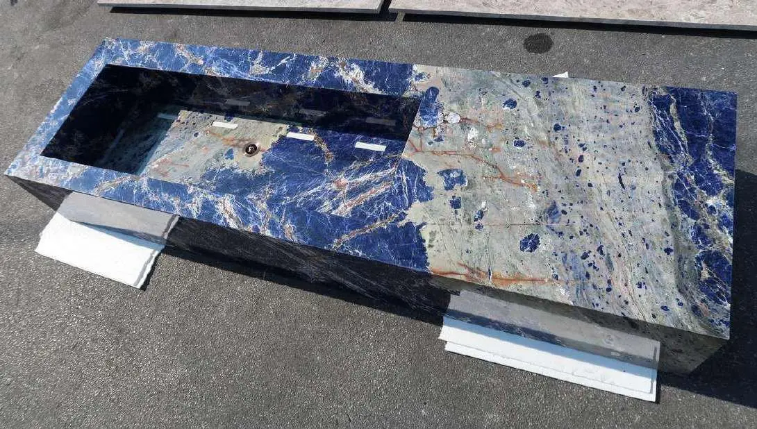 Fabricated Lapislazuli element in the workshop