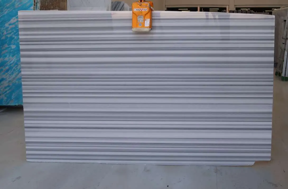 Striato Olimpico slab in the workshop