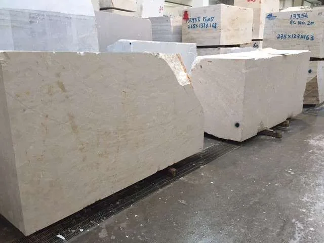 Raw coquina blocks selected at the quarry