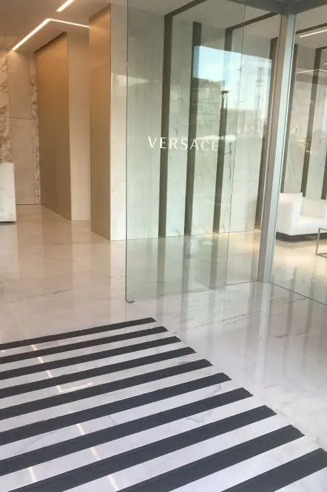 Staircase with black and white marble steps