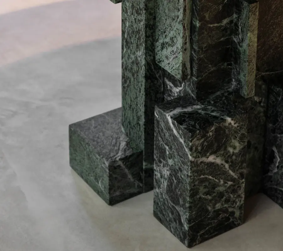 Austral marble dining table, view 2