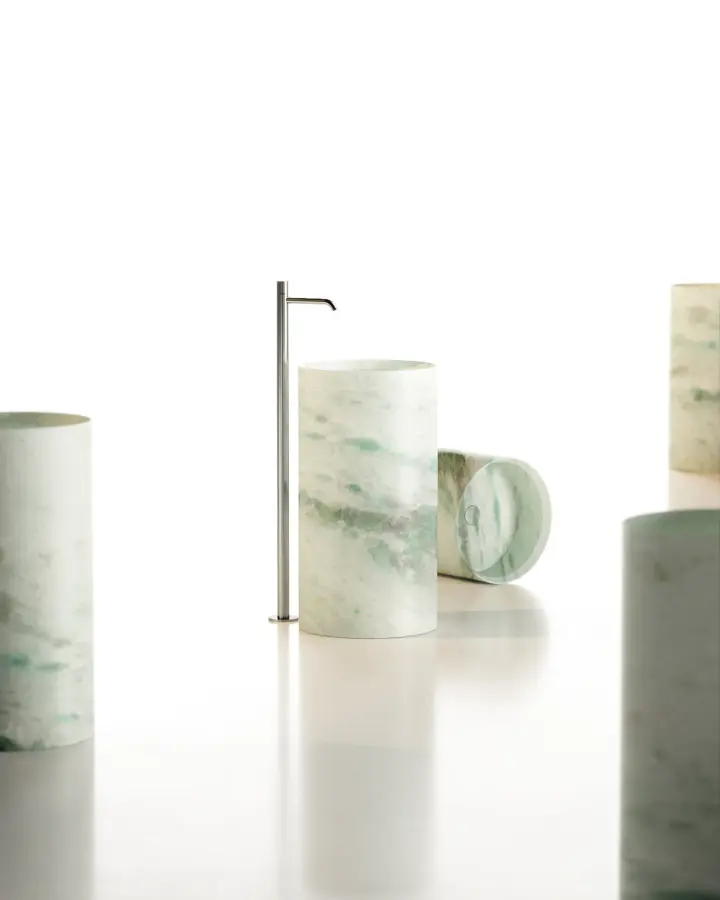 Circle High freestanding marble washbasin in Pinta Verde