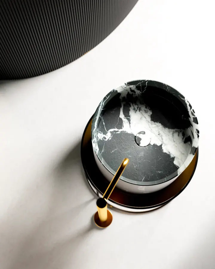 Circle Medium countertop marble washbasin, view 2