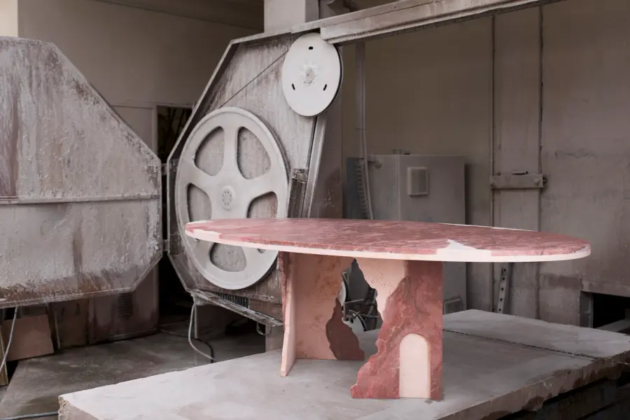 Empire marble dining table, view 2
