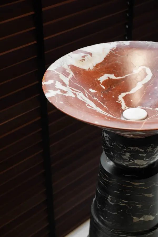 Epsilon freestanding marble washbasin, view 3