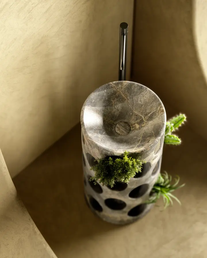 Life freestanding marble washbasin, view 2