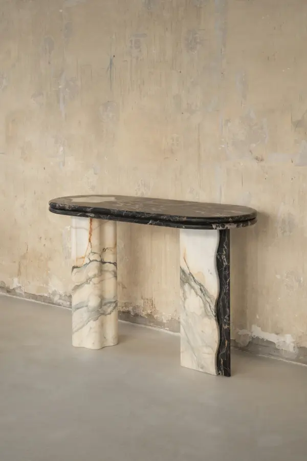 Onda marble console, view 4