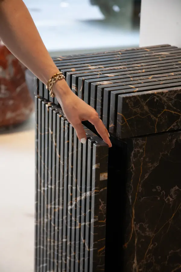 Piano freestanding marble washbasin, view 4