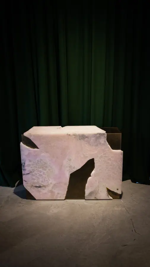 Relica marble console, view 3