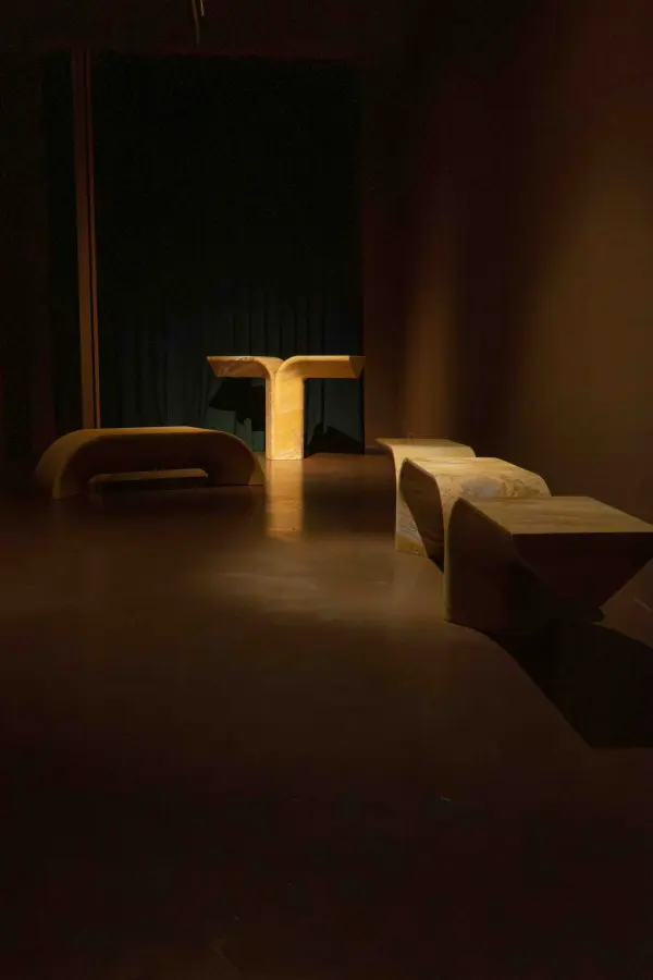 Tivoli marble console, view 5