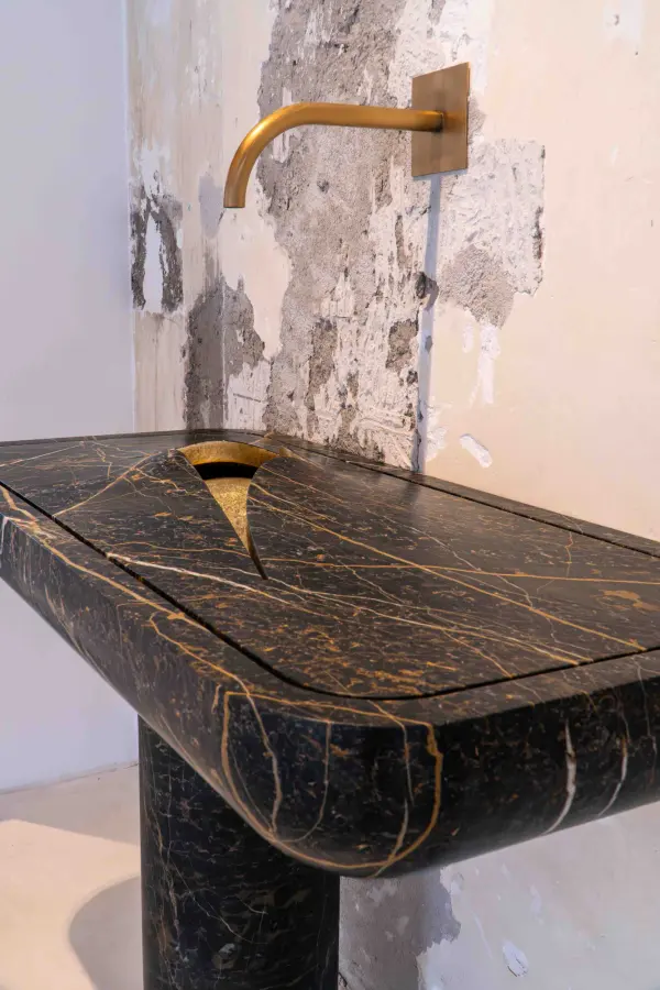 Vulcan freestanding marble washbasin, view 5