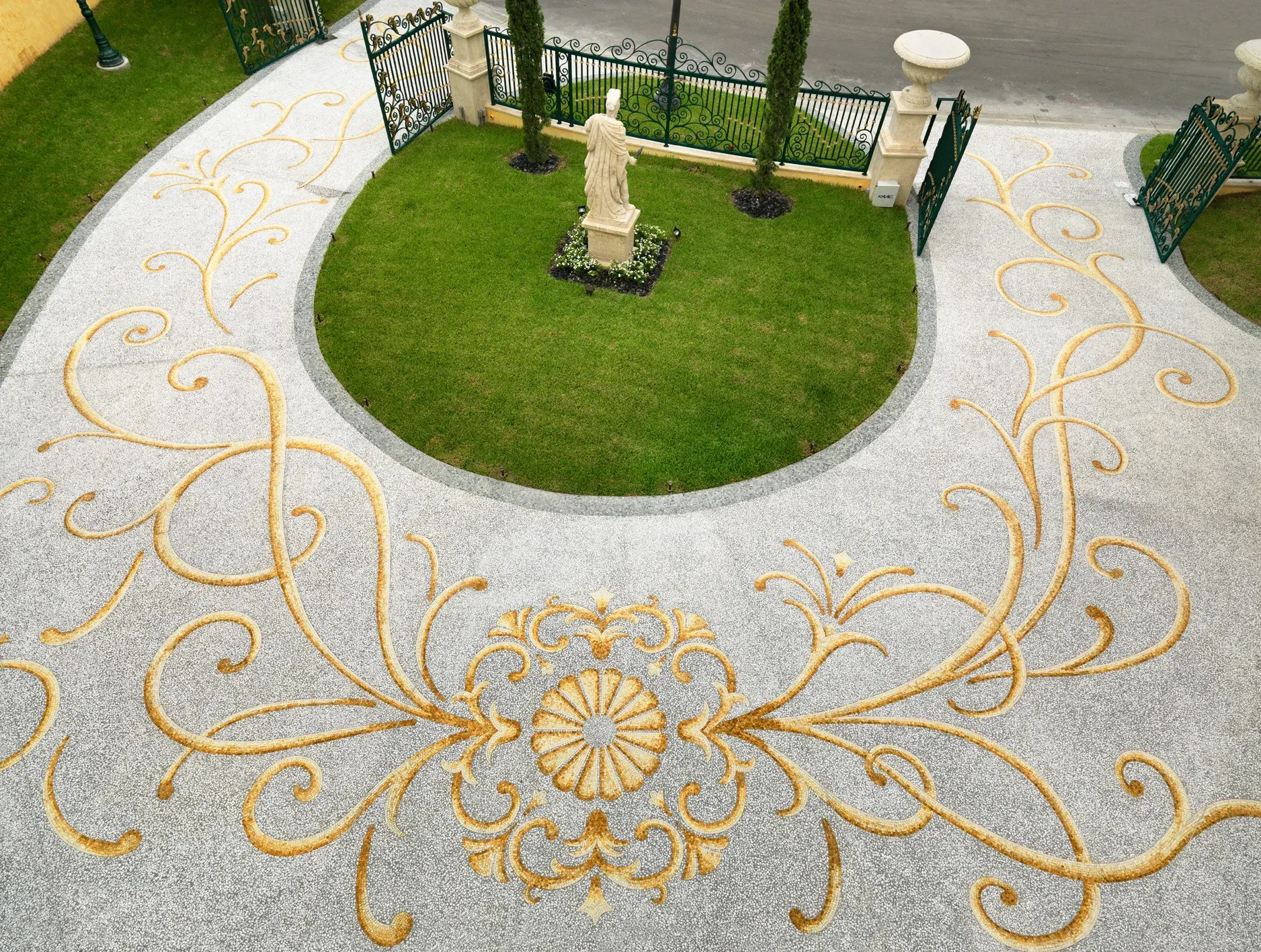 Fantini Mosaici pebble stone installation